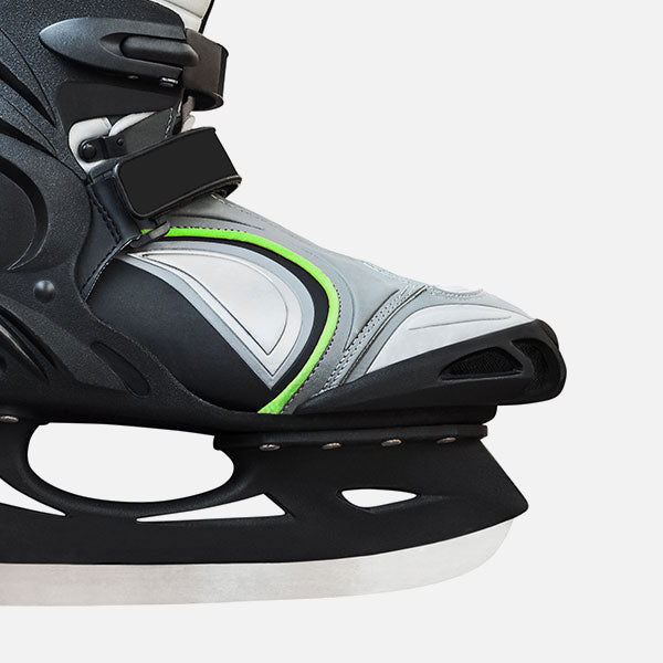 Snowboard boots